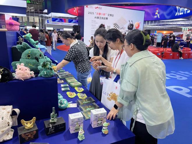 、三星堆文创亮相深圳文博会！ky开元棋牌火爆！罗江非遗(图2)