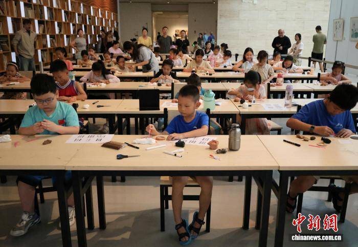 助燃”山东暑期“美术馆热”开元ky棋牌缤纷公教活动“(图3) 助燃”山东暑期“美术馆热”开元ky棋牌缤纷公教活动“(图3)