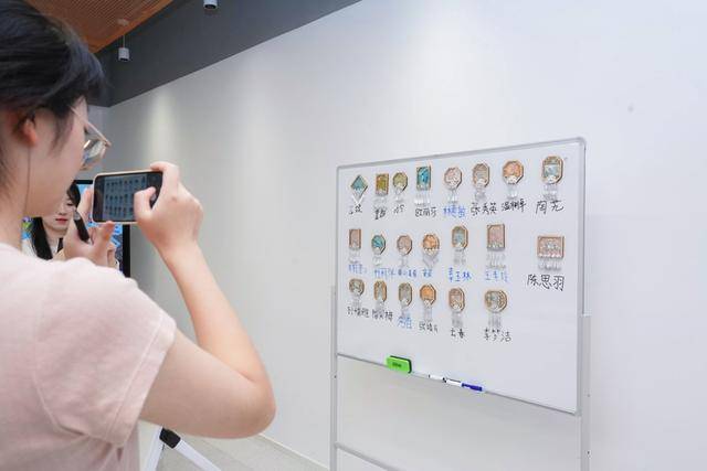 做一天上海人”共筑文化交流友谊桥梁开元棋牌试玩上外留学生宝山体验 “(图7) 做一天上海人”共筑文化交流友谊桥梁开元棋牌试玩上外留学生宝山体验 “(图7)