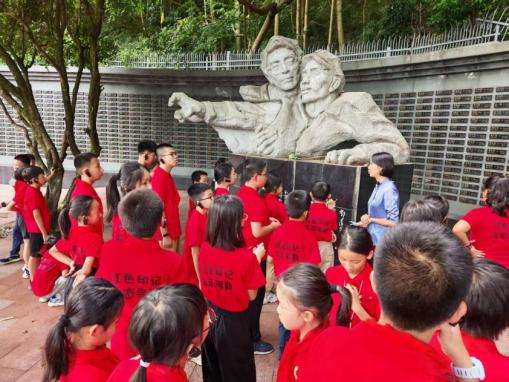 百户困境儿童家庭 暖心陪伴助力成长开元棋牌app百户优秀家庭结对关爱(图2) 百户困境儿童家庭 暖心陪伴助力成长开元棋牌app百户优秀家庭结对关爱(图2)