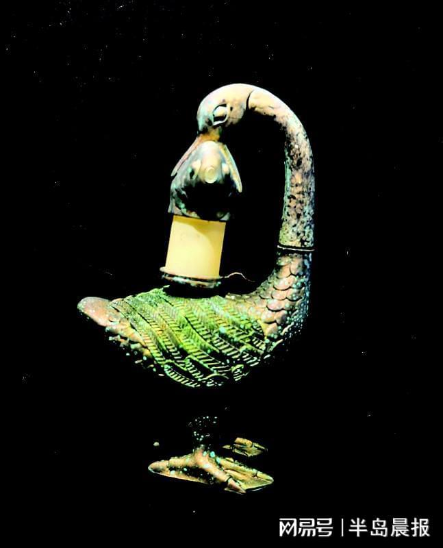 藏家打造“冰箱贴博物馆”开元棋牌2400枚！大连(图3)